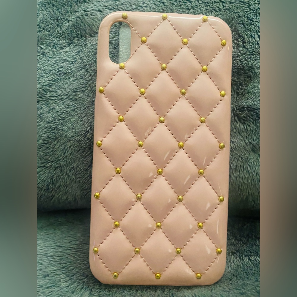 Luxury soft leather diamond pattern phone case for Apple iPhone.